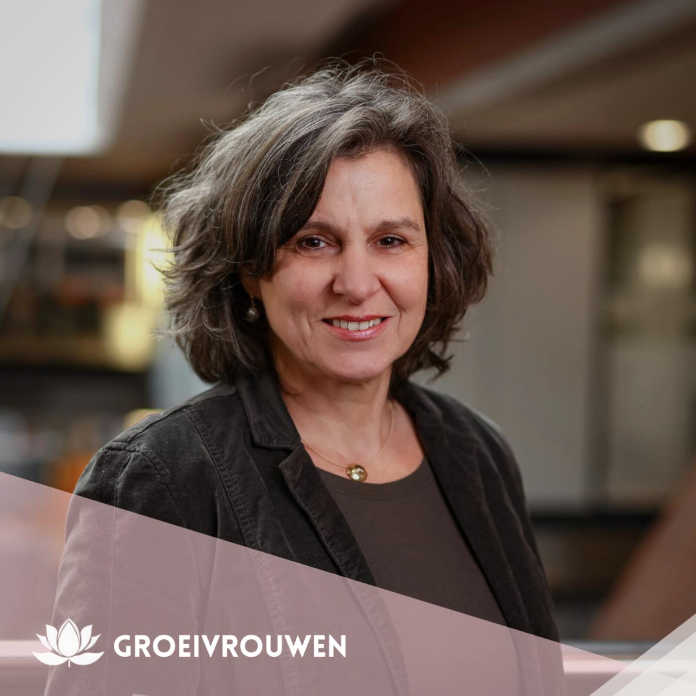 Aflevering 12: Leiderschap vanuit essentie en mens zijn in organisaties - Vivianne Ceelen