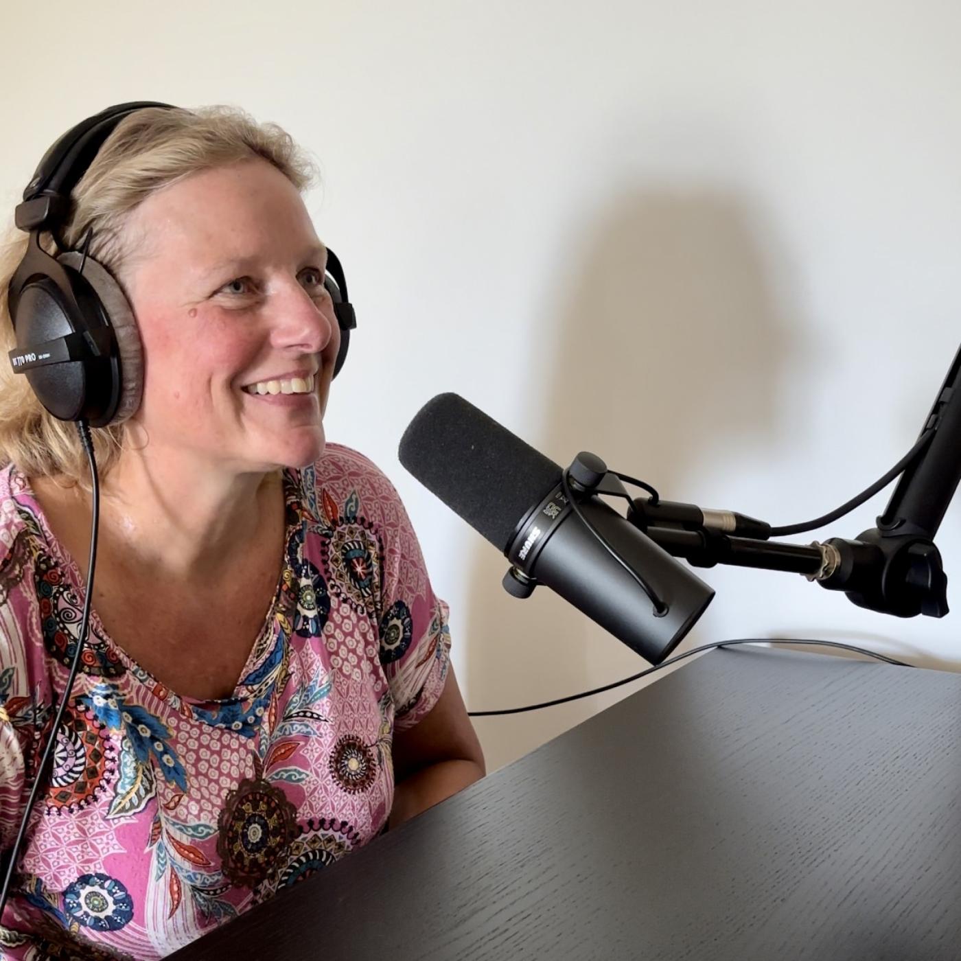 Aflevering 9: Generaties verbonden: De impact van familieopstellingen - Pien Rommens