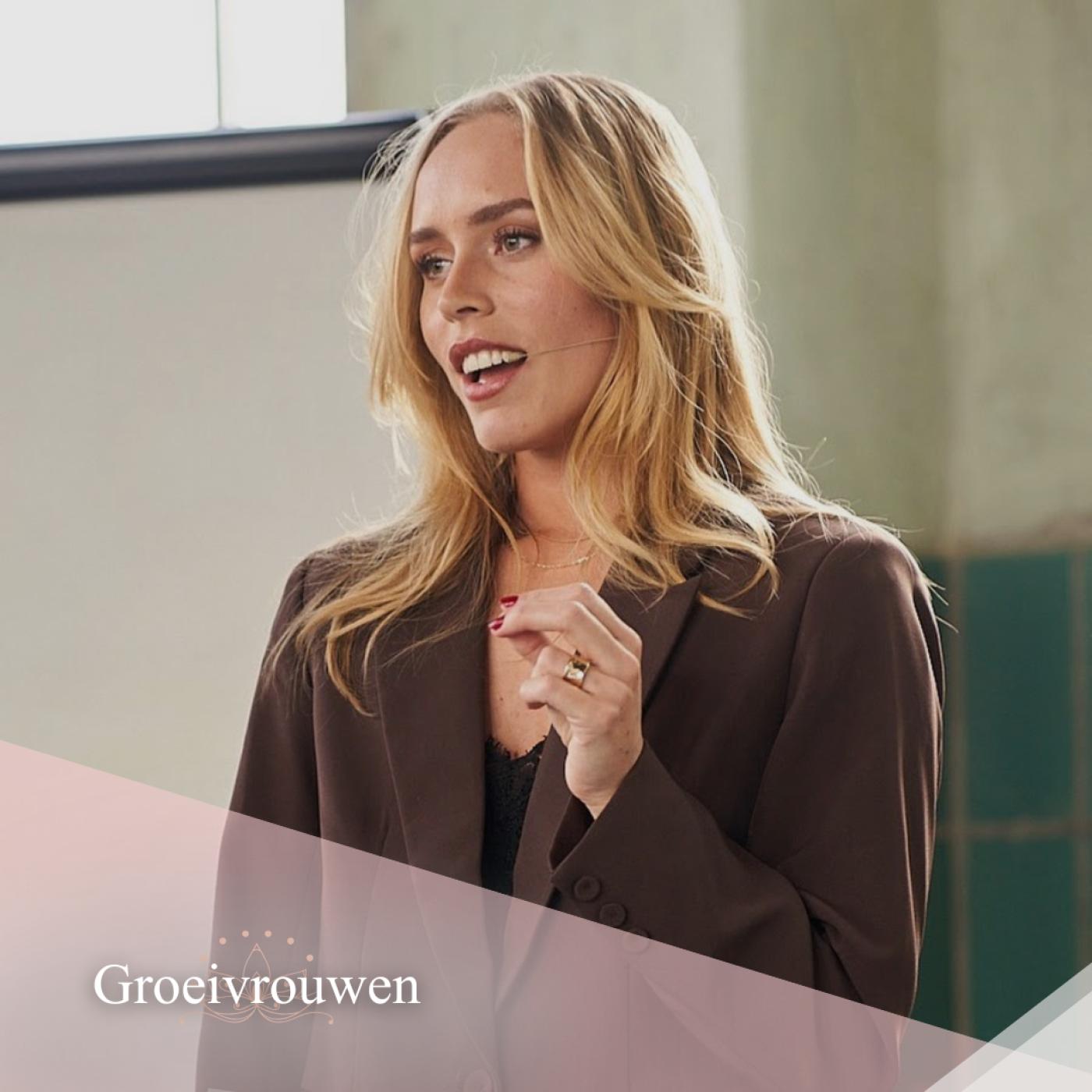 Vrouwelijke verbinding: Hoe offline zijn je dichter bij jezelf brengt – Michelle van Laar aflevering artwork