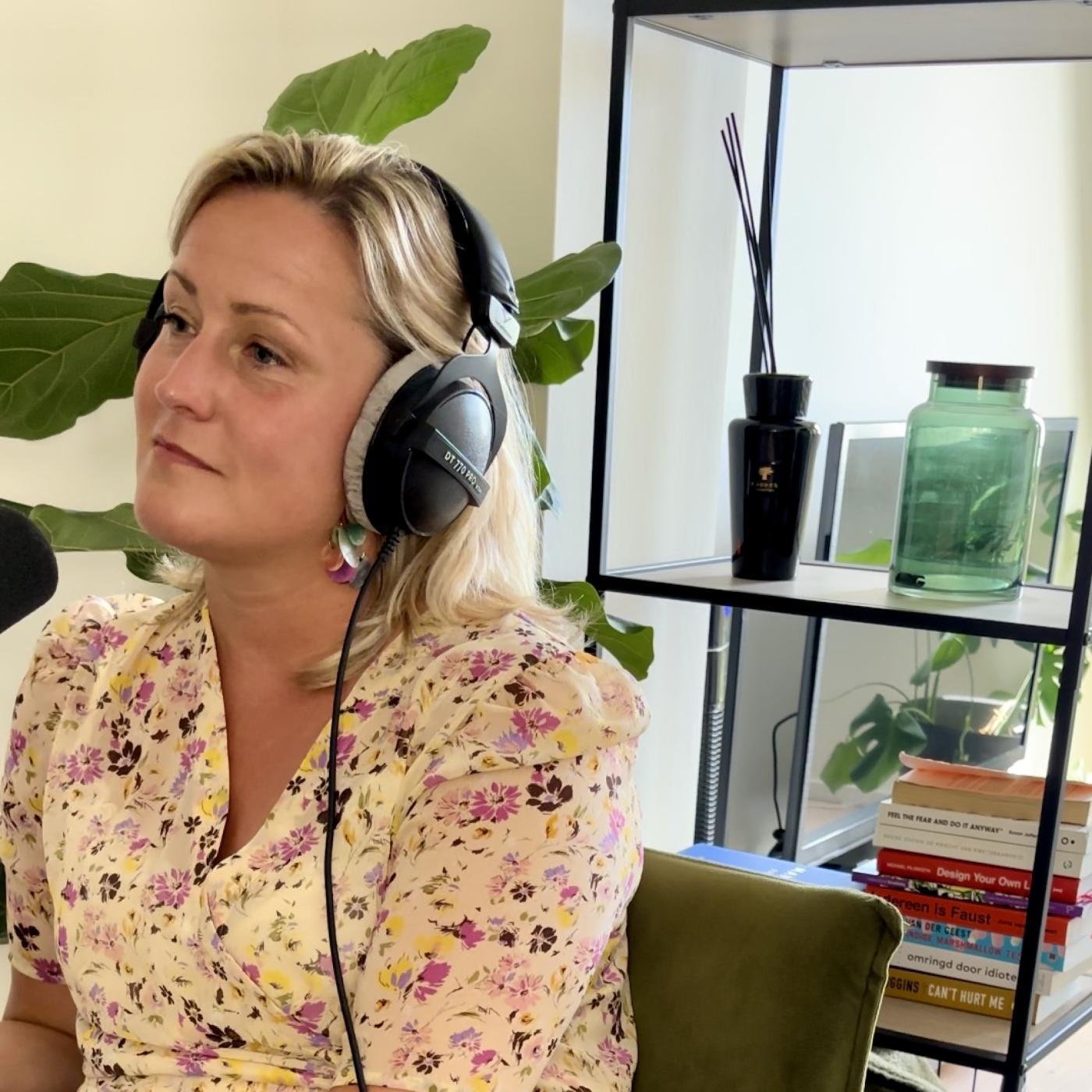 Aflevering 7: Hormonen zijn als kompas voor de vrouw - Renata Knijf