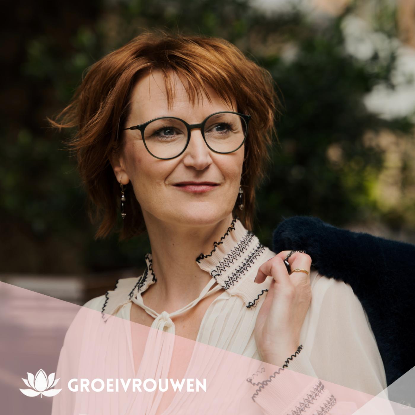 Aflevering 11: Een reis naar binnen: Ontdek de kracht van pranic healing - Janet van den Broek